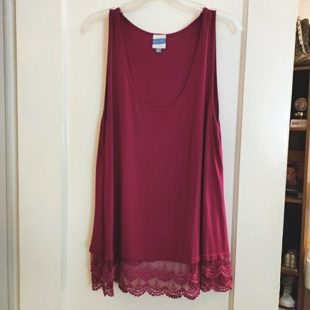 Very pretty magenta colored lace bottom tank top